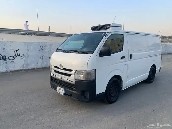 باص ثلاجة تويوتا نظيف 2015 2