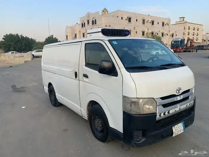 باص ثلاجة تويوتا نظيف 2015 4