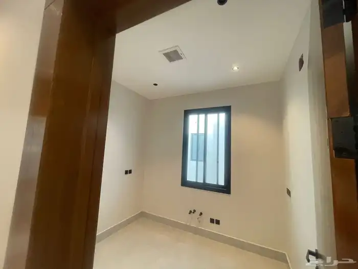 شقه للبيع في حي المعيزلية قريبه من المترو 2