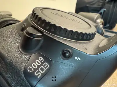 كانون 600D مع مجموعة عدسات 3