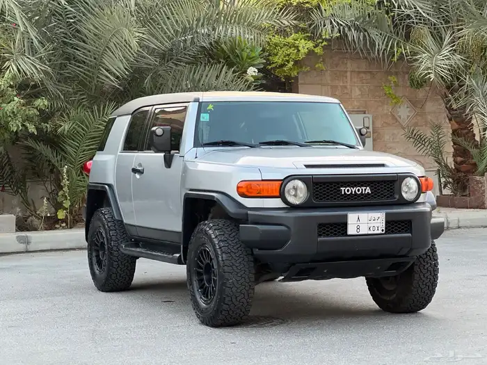 (مباع) اف جي وكالة ممشى قليل 2008 FJ 5