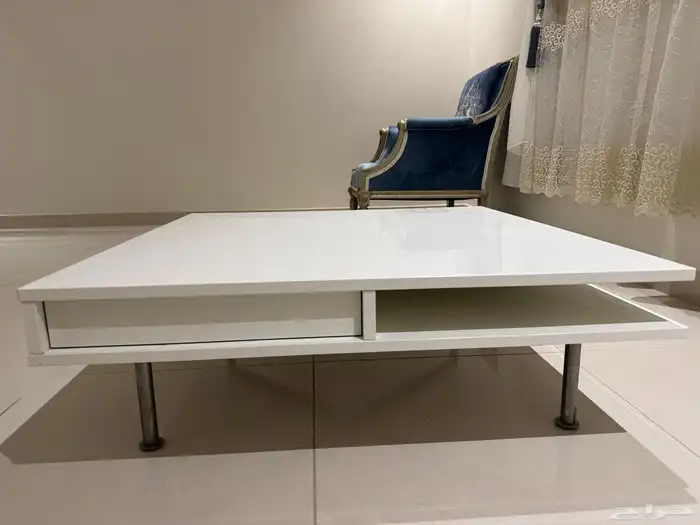 طاولة ايكيا   لون ابيض 2