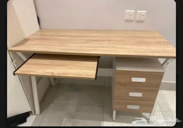 مكتب خشبي وطاولة كمبيوتر 0