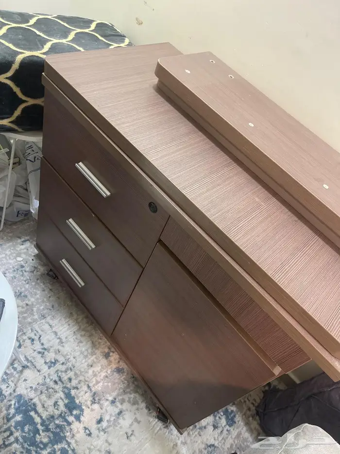 طاولة جانبية 3