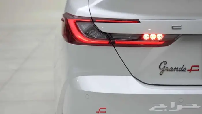 تويوتا كامري جراندي بنزين 2025 5