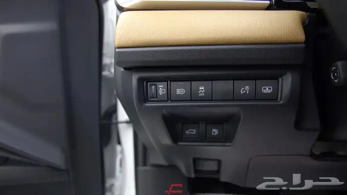 تويوتا كامري جراندي بنزين 2025 14