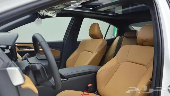 تويوتا كامري جراندي بنزين 2025 15