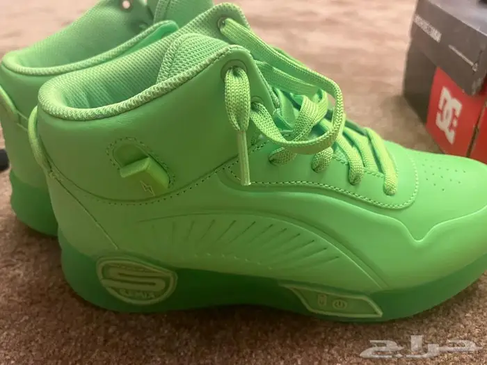 شوزات للبيع dc and sketchers 4