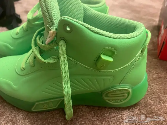 شوزات للبيع dc and sketchers 3