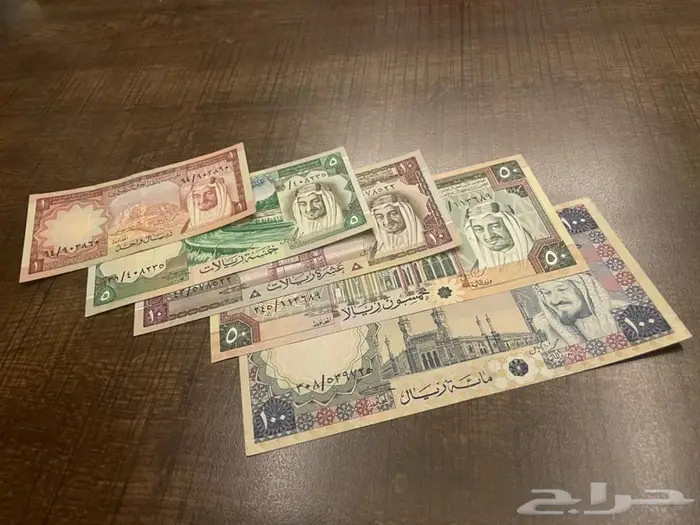 (تم البيع)طقم عملات ورقيه سعودي عهد الملك خالد 0