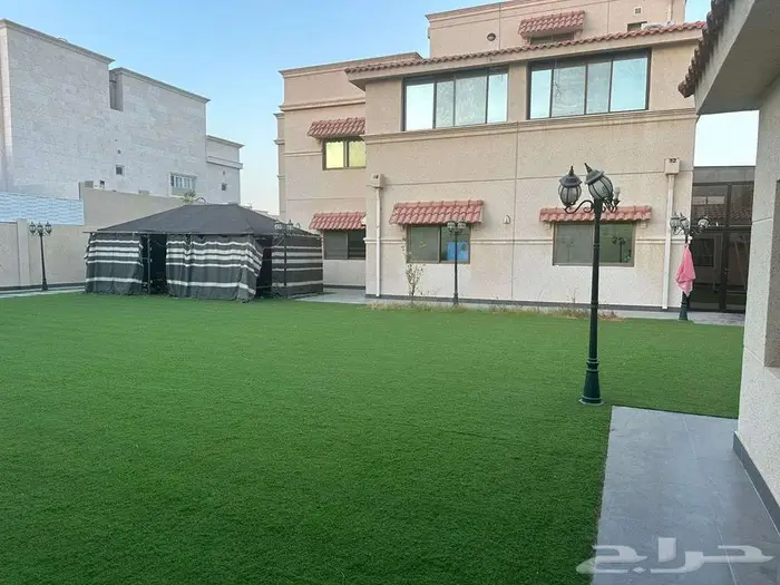 فيلا على مساحة الف متر بجلمودة للبيع 1