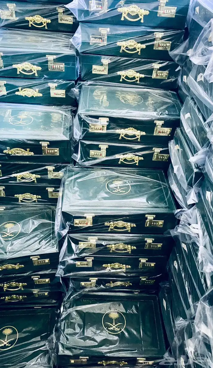 بوكس فارغ تحمل كيلو من الممتلكات الشخصيه 4
