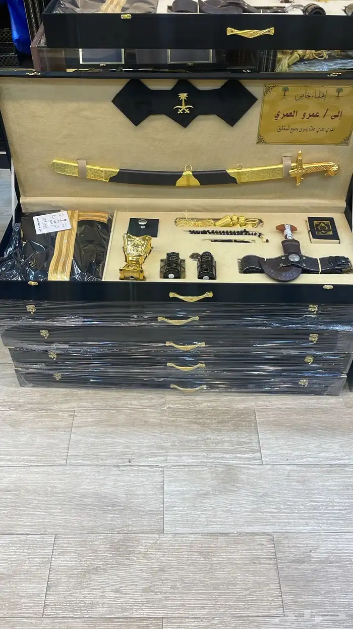 هدايا تخرج ضباط هدية ملازم سيف بشت زواج تكريم 64