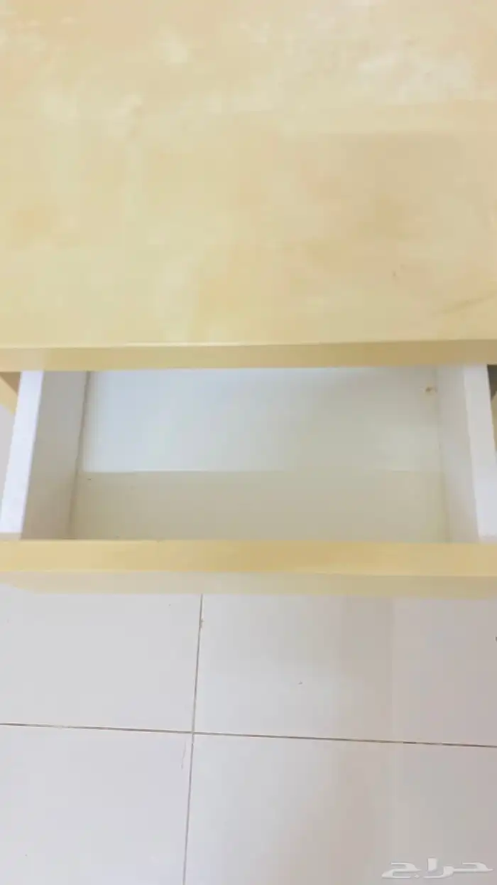 طاولة مكتب 1