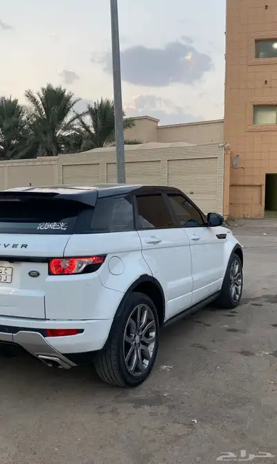 لاند روفر إيفوك فل كامل داخلي أحمر . 9