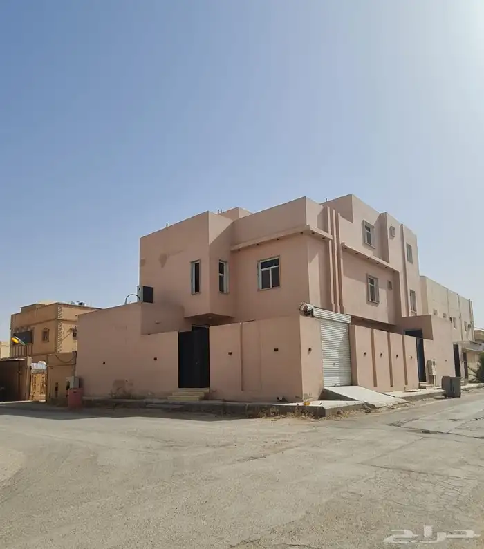 للبيع فيلا مع شقة مسروقة بحي العزيزية حفرالباطن 2