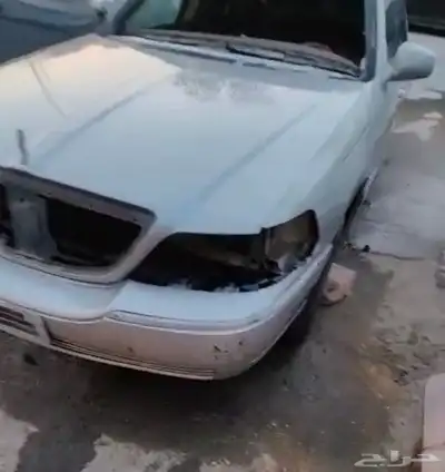 لينكولن تاون كار 2005 فضي للبيع قطع 0