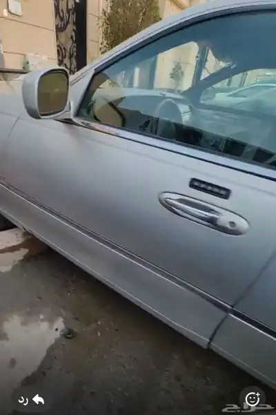 لينكولن تاون كار 2005 فضي للبيع قطع 2