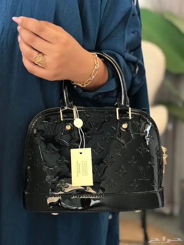 شنط هاي كواليتي جميع الماركات بسعر200 فقط 67