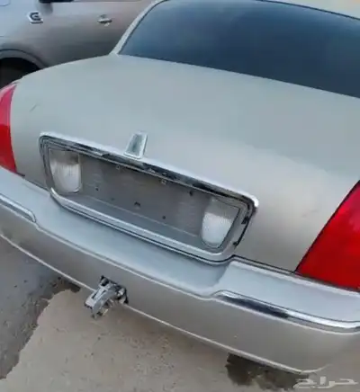 لينكولن تاون كار 2005 فضي للبيع قطع 5