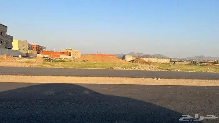للبيع أرض سكنية بجدة حي الهلال 0