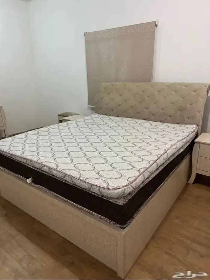 غرفه نوم شبه جديد بدون دولاب ملابس 1