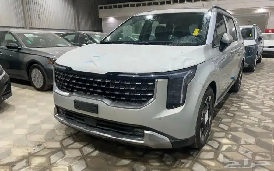 كيا كرنفال GLS 2025 1