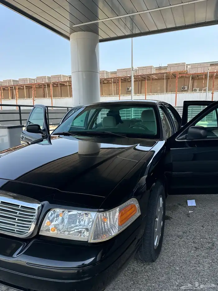 فورد فكتوريا 2010 1