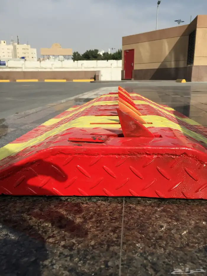 توريد وتركيب مطبات صناعية رابر ومصدات شوكية 38