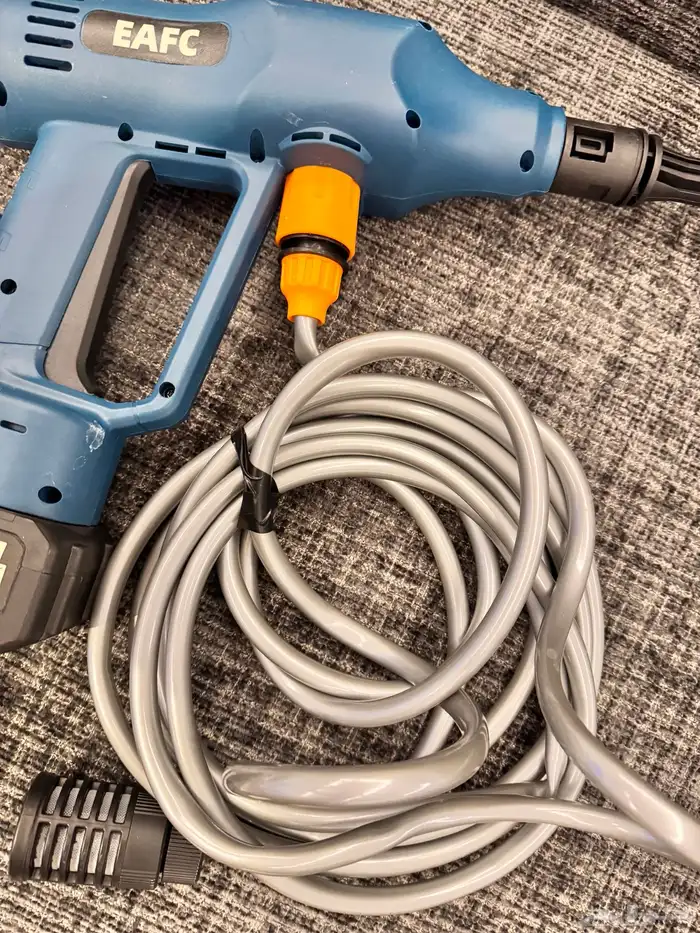 جهاز لغسيل السيارات سليم بكامل القطع 1