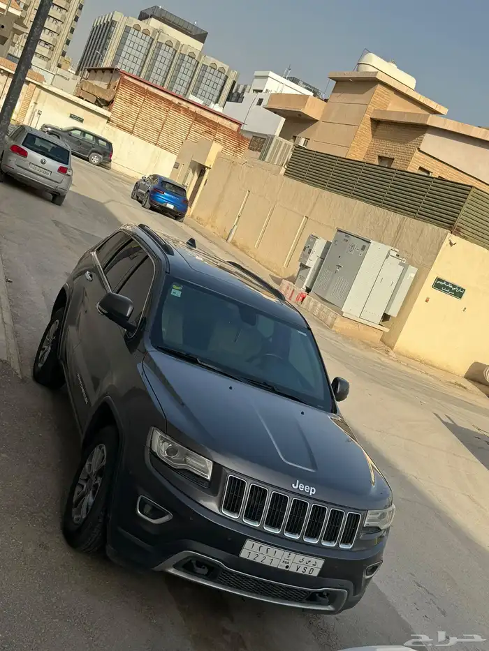 جيب جراند شيروكي نظيفة وكالة من الداخل و الخارج 1