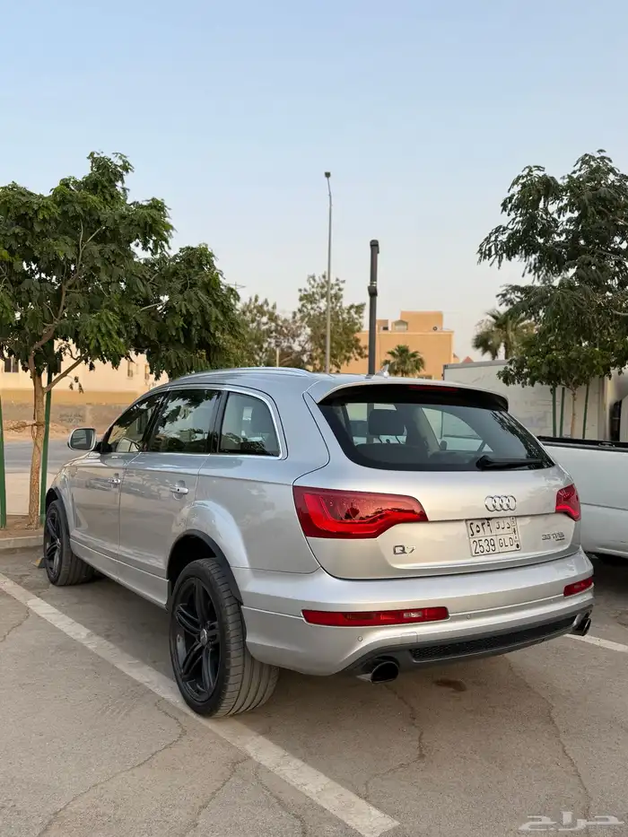 Audi Q7 فل كامل   موديل 2015 1