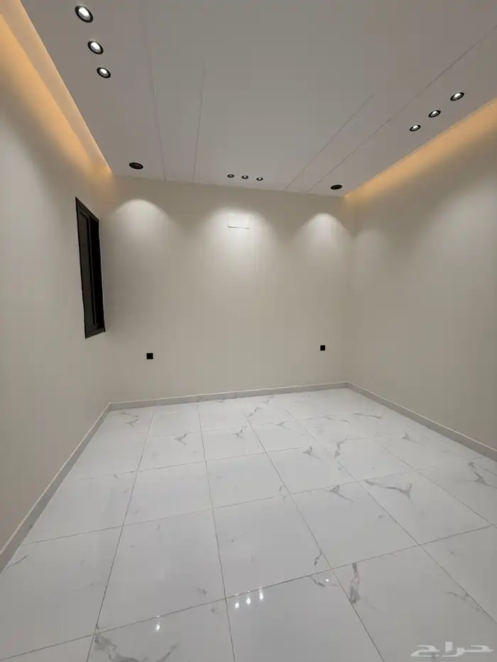 للبيع شقق ارضيه وعلويه بموقع مميز بحي الضيافه 18