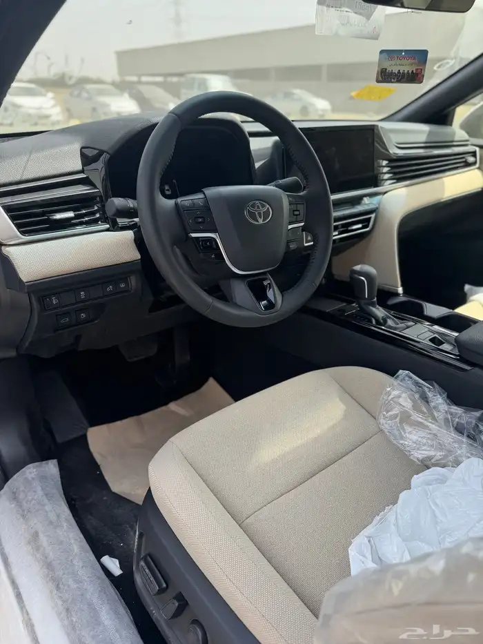 كامري 2025 LE ابيض اصفار 11