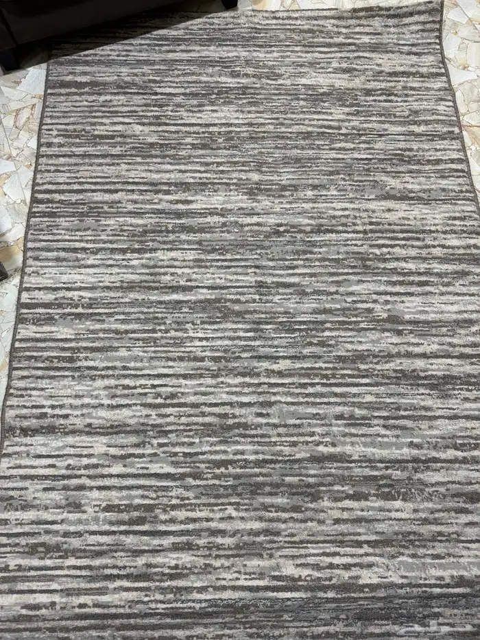 سجادة من شركة بورصة مستخدمة نظيفة للبيع 0