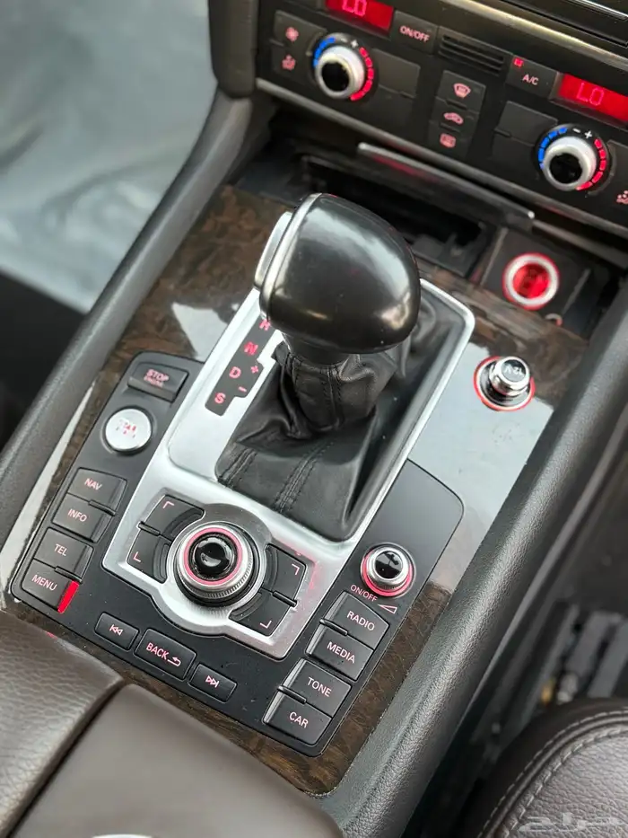 Audi Q7 فل كامل   موديل 2015 3