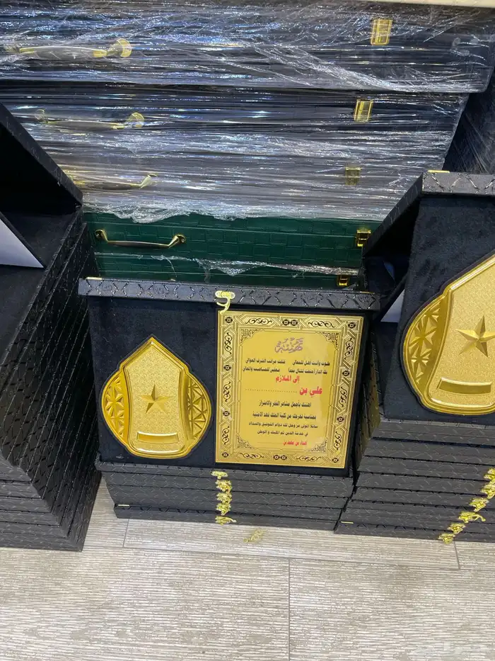 هدايا تخرج ضباط هدية ملازم سيف بشت زواج تكريم 24