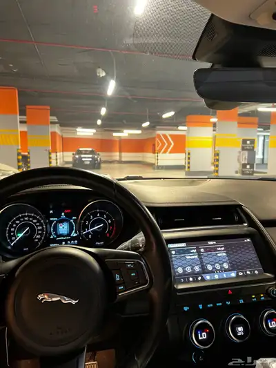 جاكوار E-pace 10