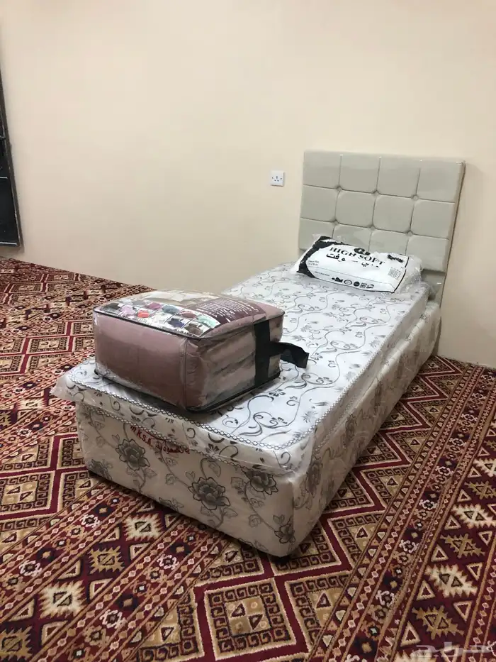 غرف للايجار الشهري والسنوي للعزاب وطلاب الجامعه 0