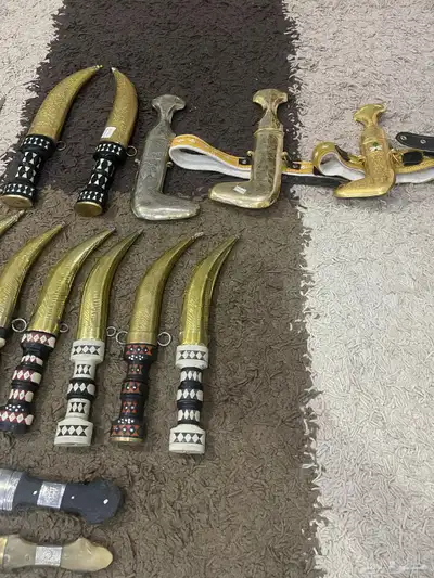 مجموعة متنوعة (سيوف وخناجر وخواتم وسبح) 3