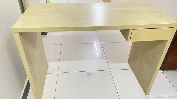 طاولة مكتب 0