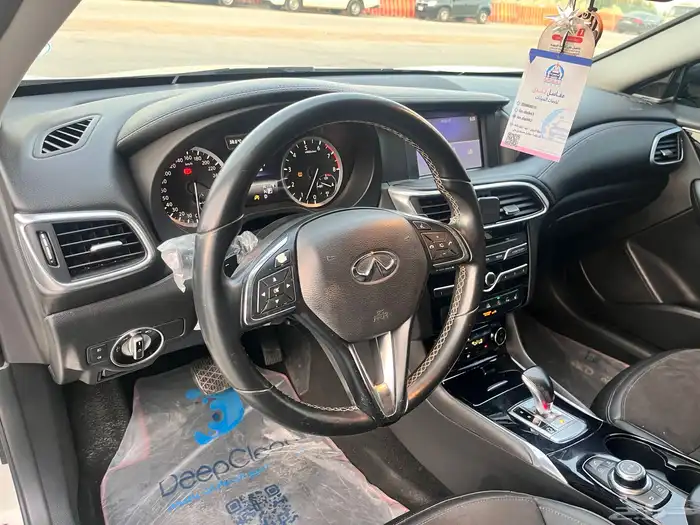 انفنتي Q30 موديل 2019 7