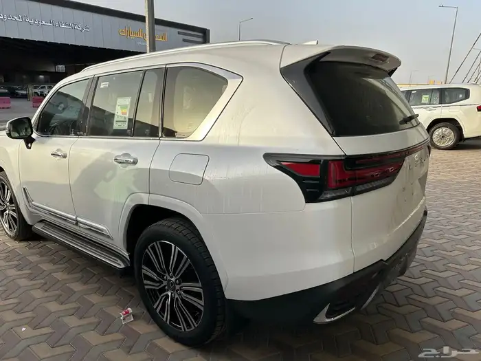 لكزس LX600 BB موديل 2025 - خليجي - أبيض داخلي اوف وايت 1
