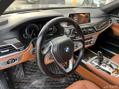 بي ام دبليو 2019 730 LI فل كامل شاشات خلفيه 16