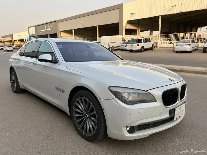 بي ام دبليو LI740 فل كامل 2011 1