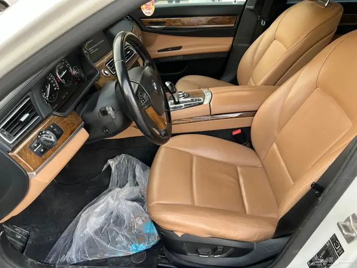 بي ام دبليو LI740 فل كامل 2011 9