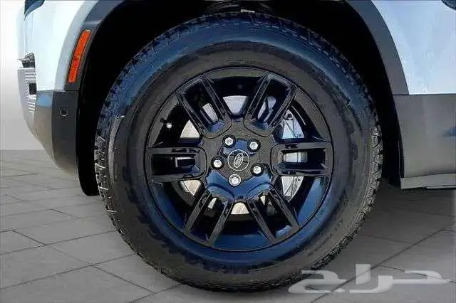 للبيع ديفندر موديل 2023 Land Rover Defender 90 SE 6