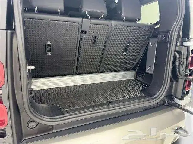 للبيع ديفندر موديل 2021 Land Rover Defender 90 X-Dynamic S 17