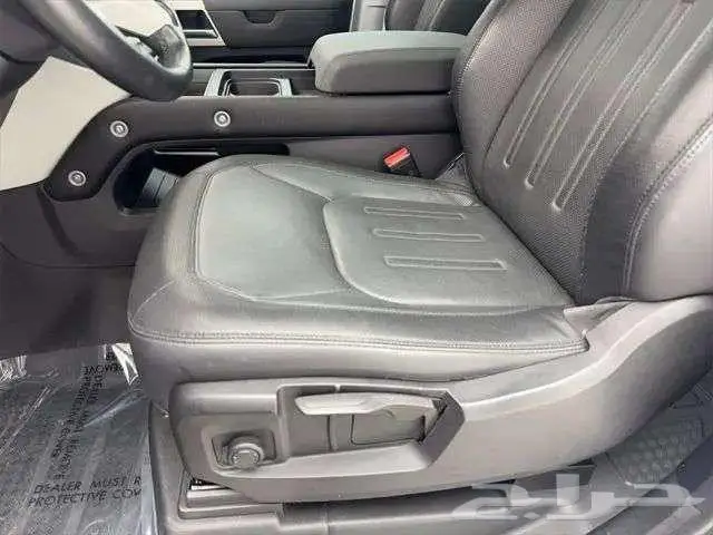 للبيع ديفندر موديل 2021 Land Rover Defender 90 X-Dynamic S 10