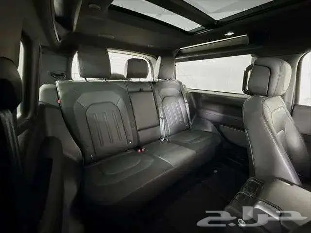 للبيع ديفندر موديل 2022 Land Rover Defender 90 X-Dynamic HSE 8